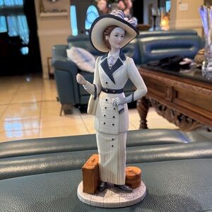 Home Interiors Porcelain Victorian "Bon Voyage"14038-02/Lady Figurine Excellent